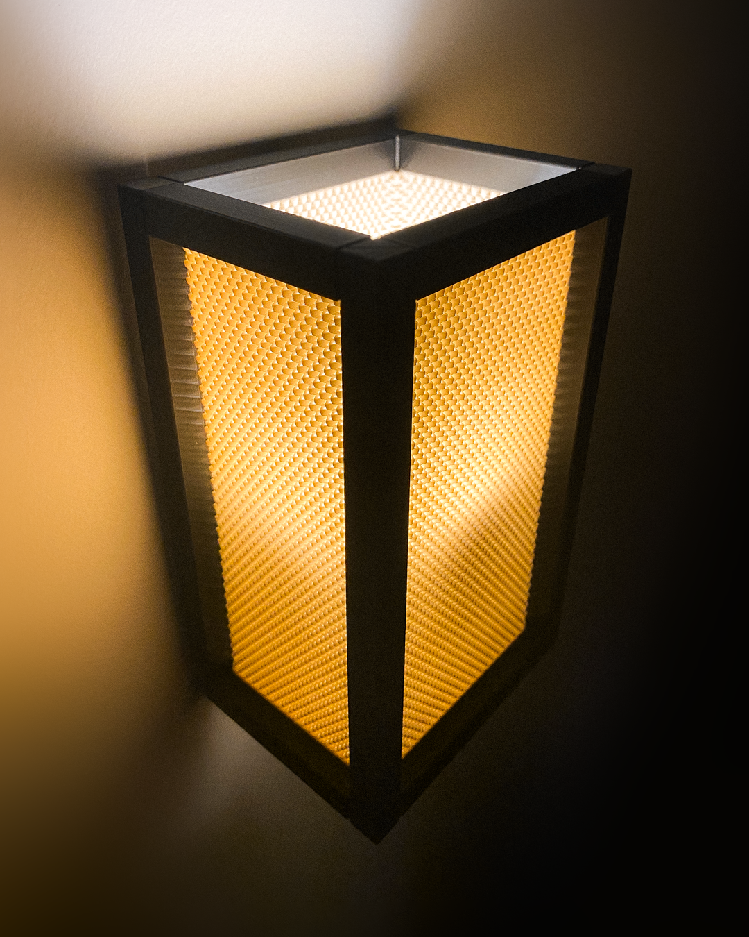 Riku Wall Lamp