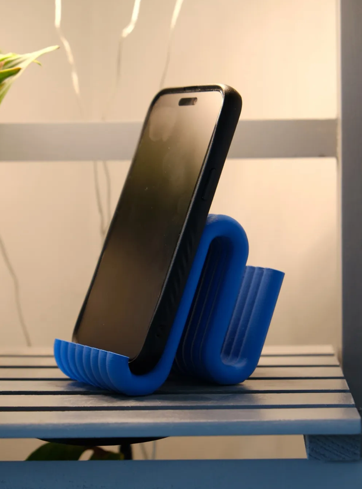 Wiggle Phone Rest