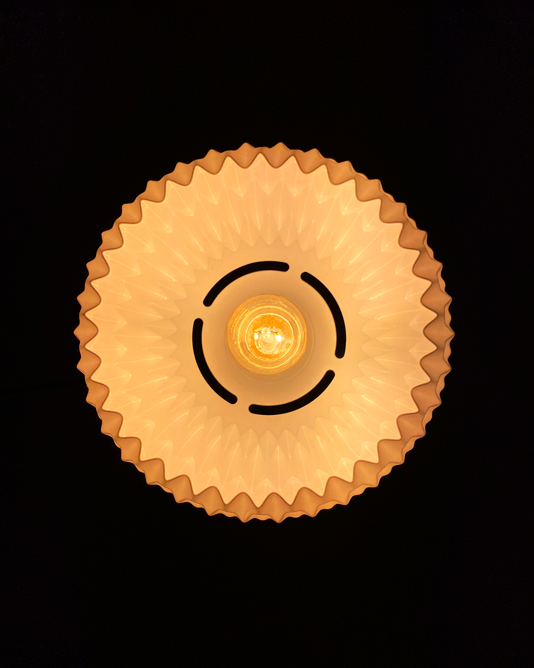 Wavy Pendant Lamp